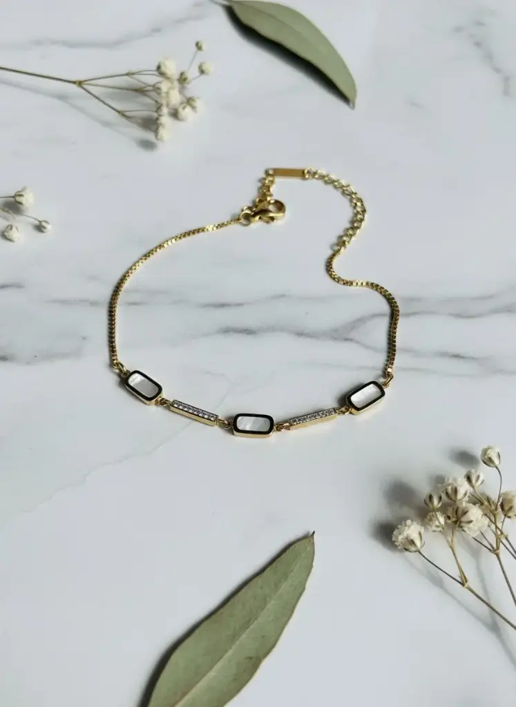GOLD AIRY BRACELET