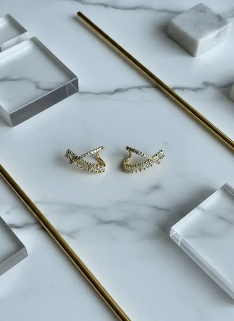 GOLD EAR CUFF