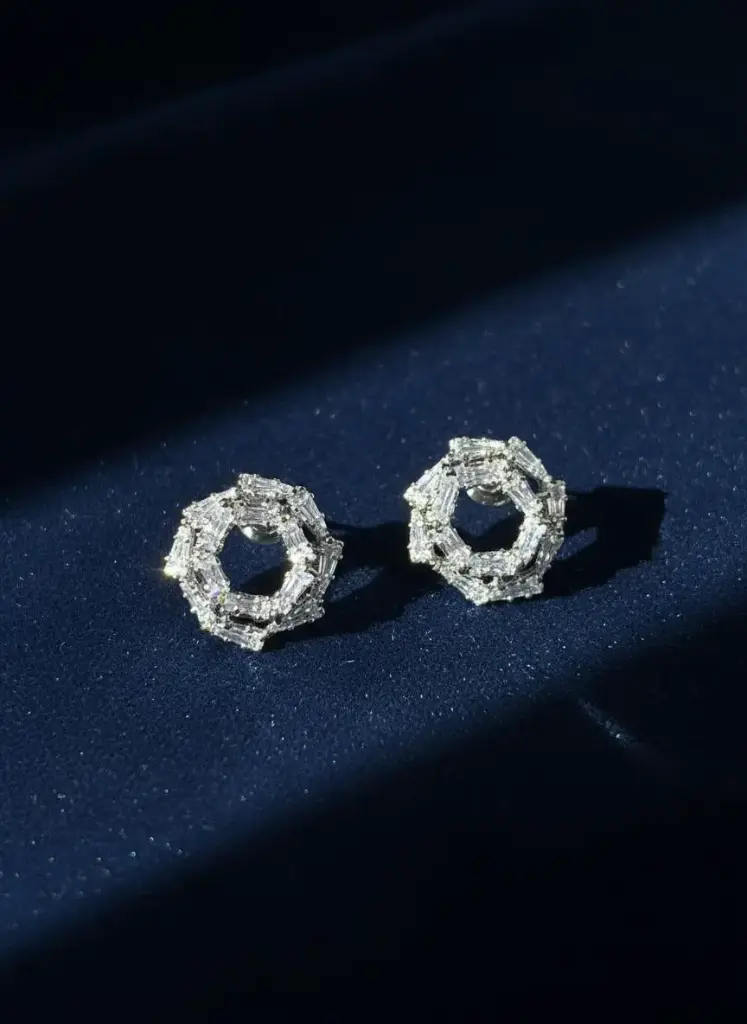 SILVER GEOMETRIC STUD