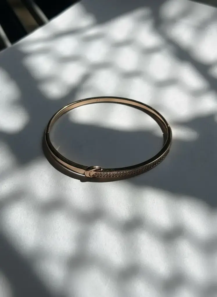 GOLD KNOT