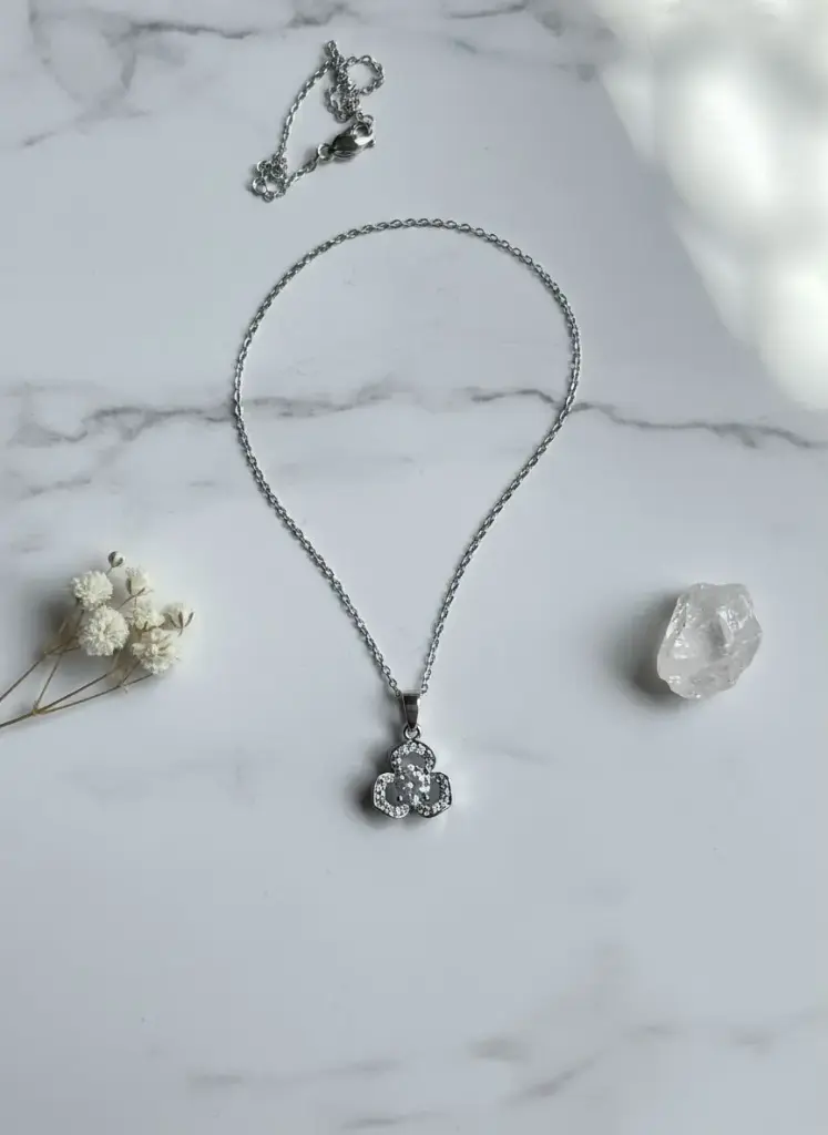 clover pendent